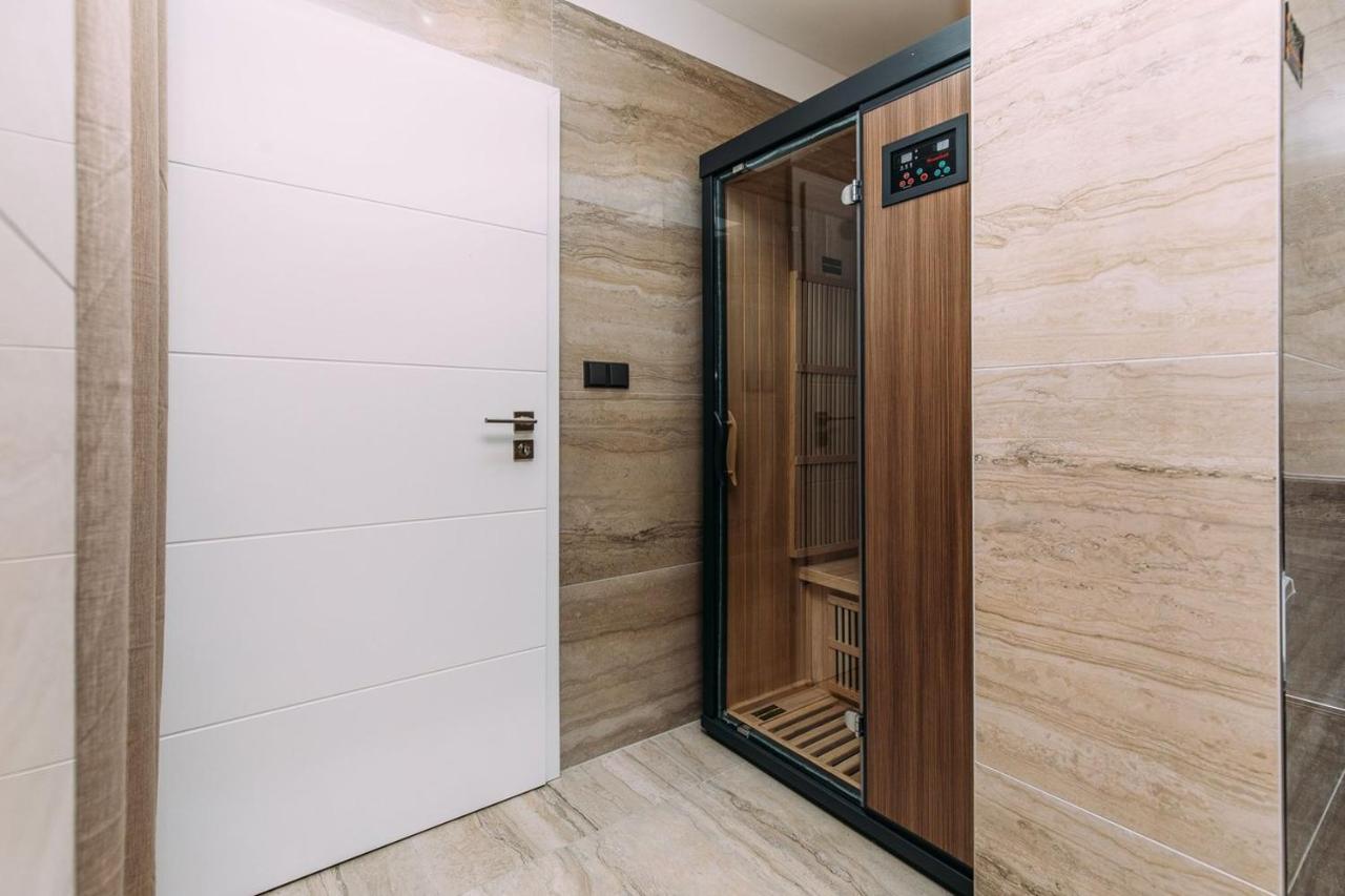 Ea Hotel Kraskov Stary Dvur Ngoại thất bức ảnh