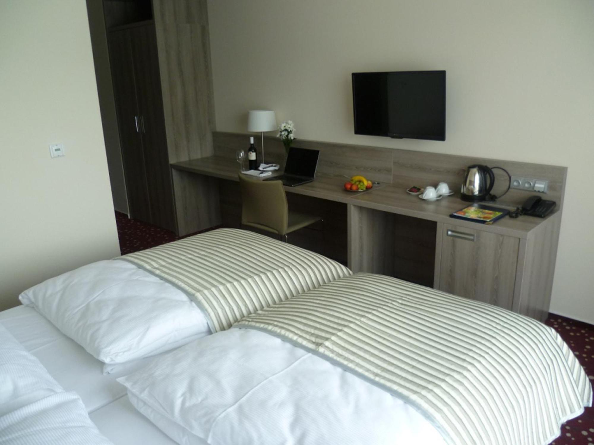Ea Hotel Kraskov Stary Dvur Ngoại thất bức ảnh