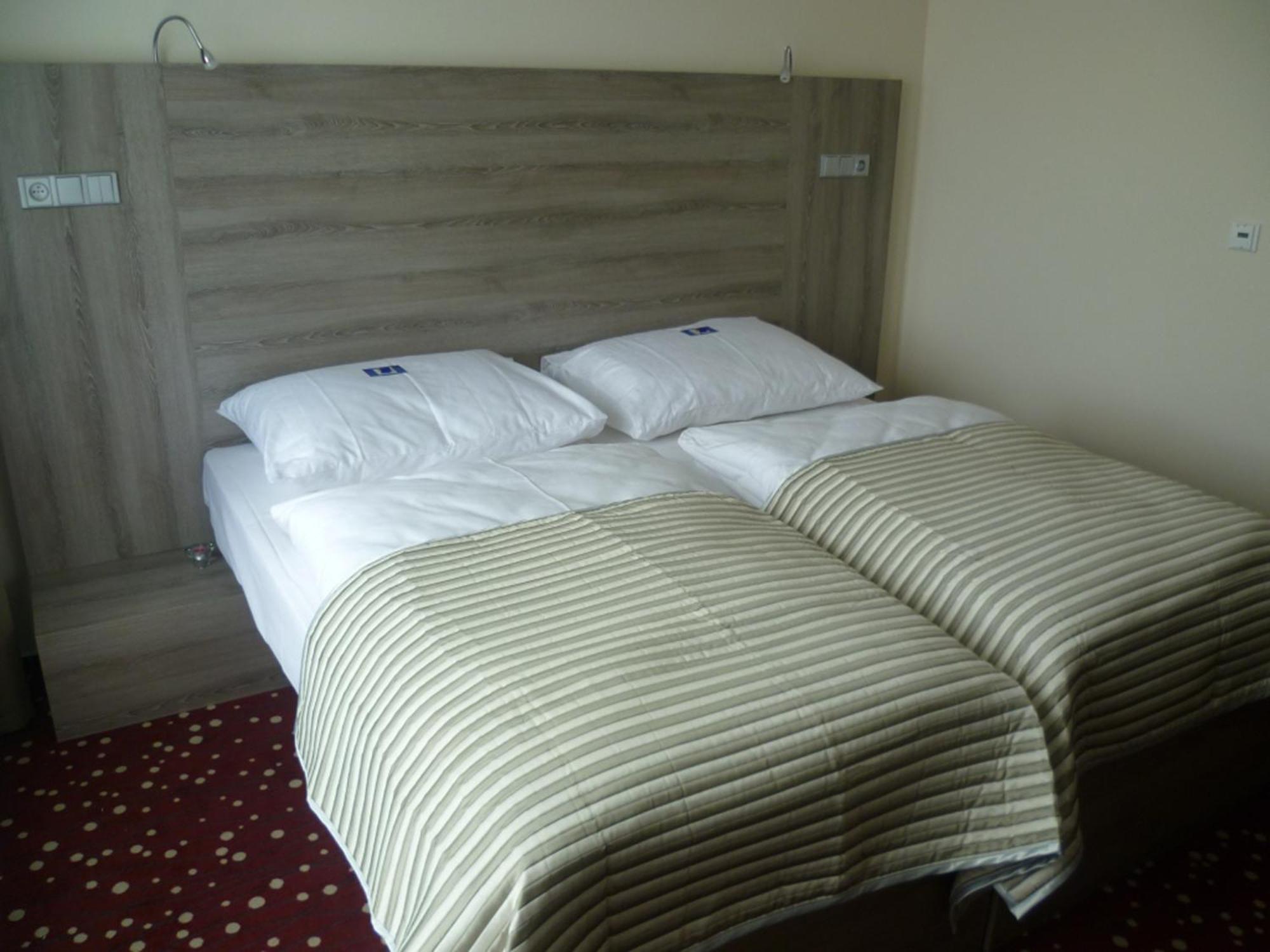 Ea Hotel Kraskov Stary Dvur Ngoại thất bức ảnh