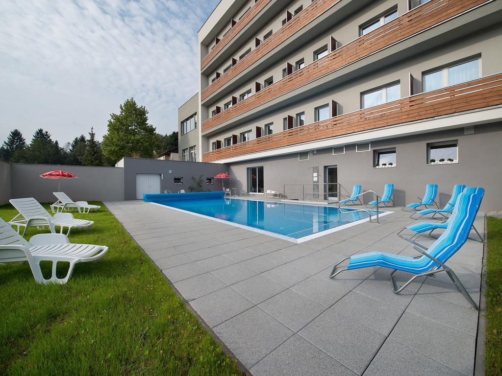 Ea Hotel Kraskov Stary Dvur Ngoại thất bức ảnh